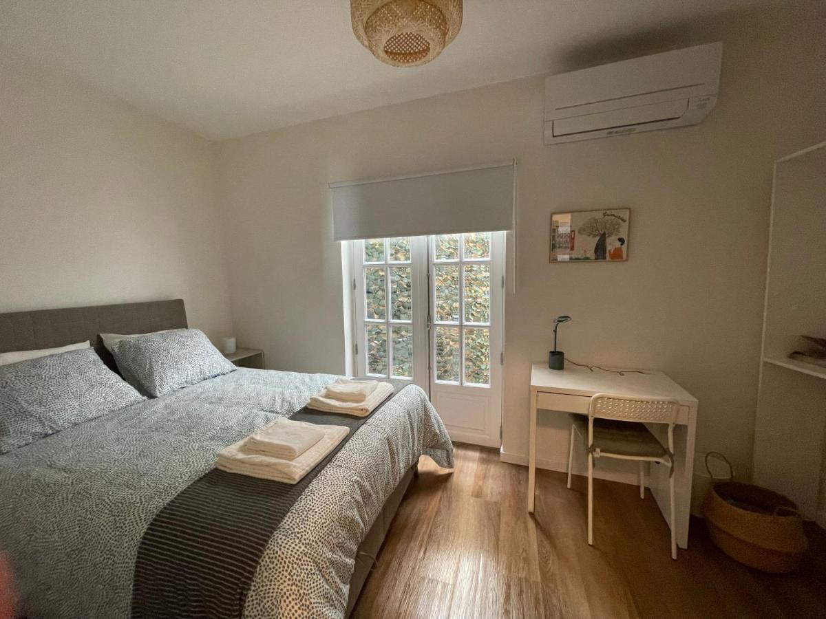 Retiro 401 One-Bedroom Apartment ギマランイス エクステリア 写真